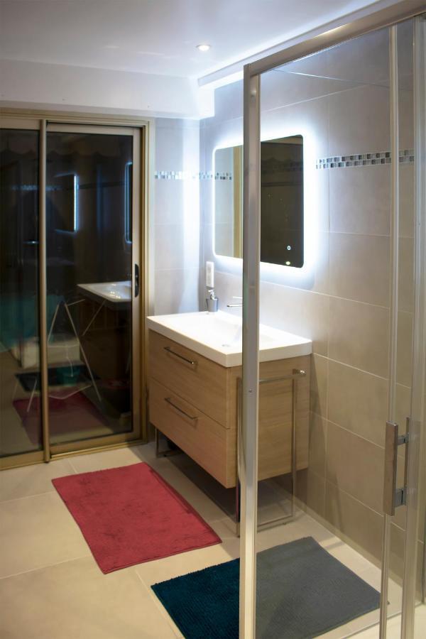 Appartement rénové vue mer avec garage Cagnes-sur-Mer Esterno foto