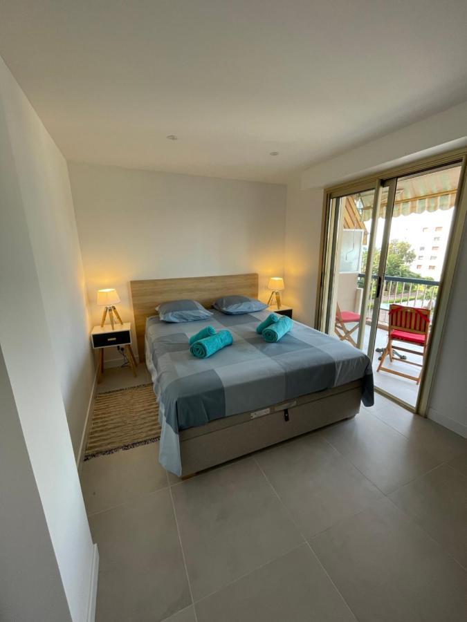 Appartement rénové vue mer avec garage Cagnes-sur-Mer Esterno foto