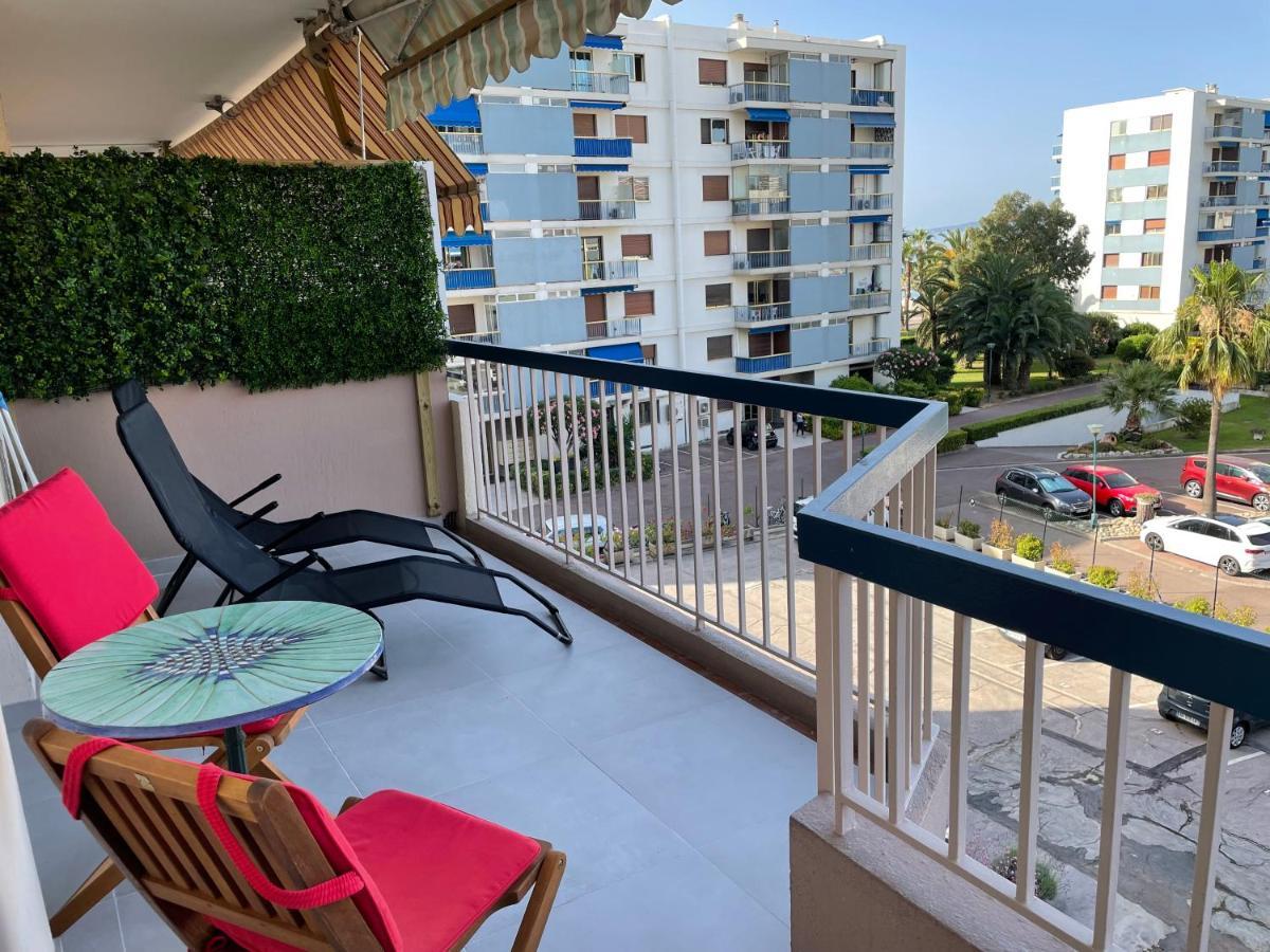 Appartement rénové vue mer avec garage Cagnes-sur-Mer Esterno foto