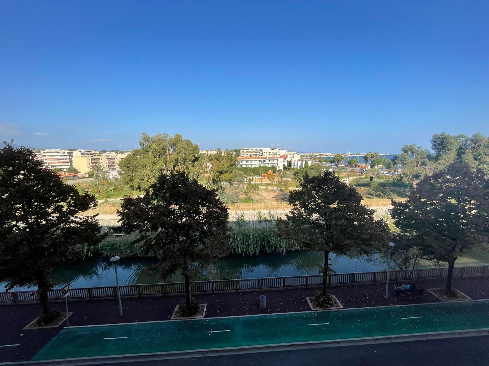 Appartement rénové vue mer avec garage Cagnes-sur-Mer Esterno foto